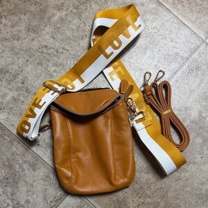 Stylish Tan Crossbody Bag with Adjustable Strap